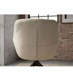 Invicta Interior - przedsprzedaż Krzesło obrotowe PAPILLON 83 cm 180 stopni skórzane beżowe